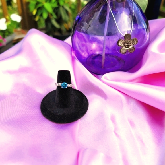 Blue and White Diamond Engagement Ring - Picture 3 of 9